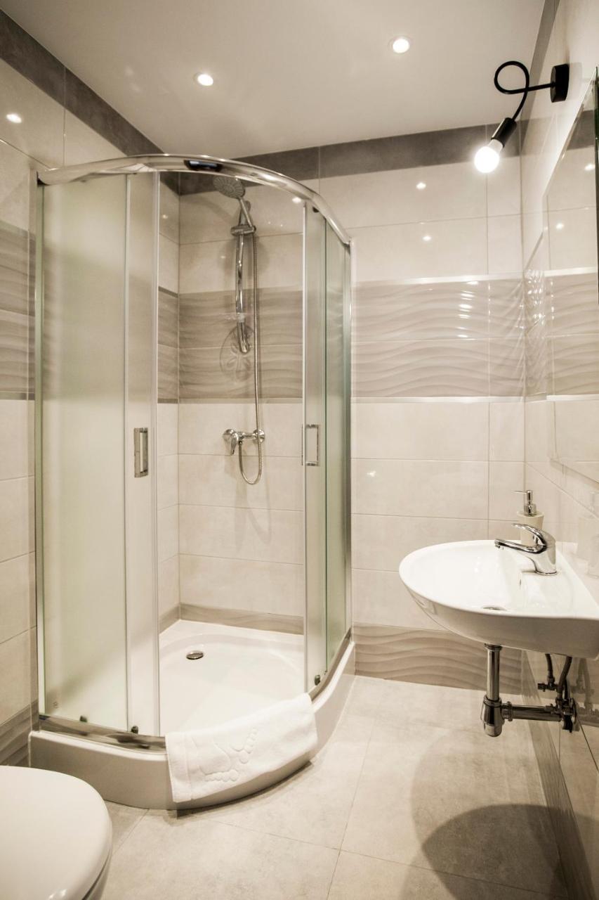 Gosciniec Ceglane Katy Hotel Dwikozy ภายนอก รูปภาพ