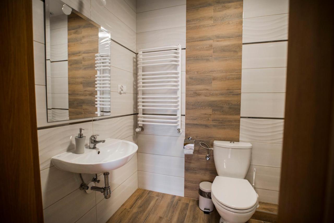 Gosciniec Ceglane Katy Hotel Dwikozy ภายนอก รูปภาพ
