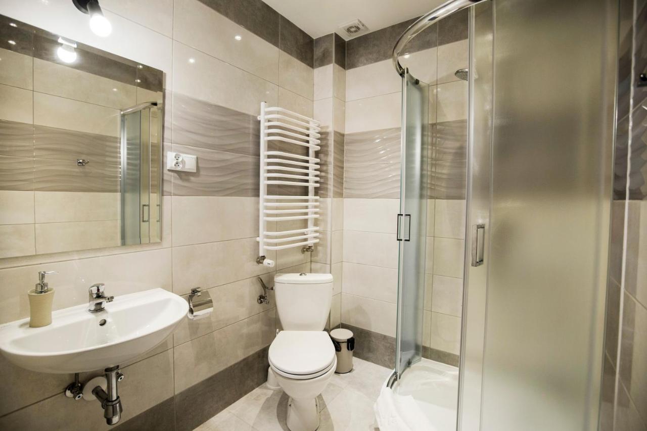Gosciniec Ceglane Katy Hotel Dwikozy ภายนอก รูปภาพ