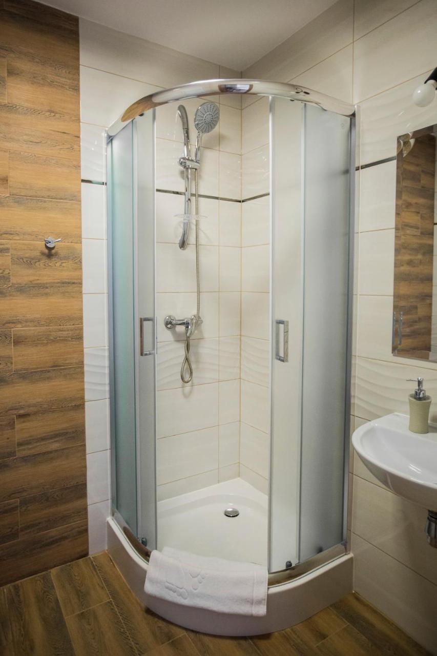 Gosciniec Ceglane Katy Hotel Dwikozy ภายนอก รูปภาพ