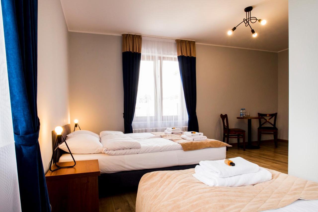 Gosciniec Ceglane Katy Hotel Dwikozy ภายนอก รูปภาพ