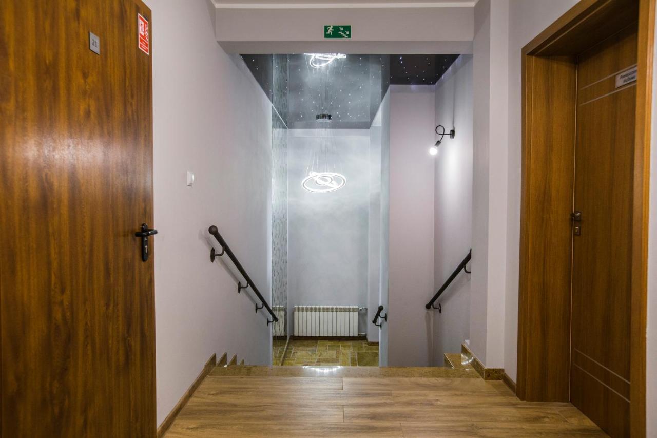 Gosciniec Ceglane Katy Hotel Dwikozy ภายนอก รูปภาพ